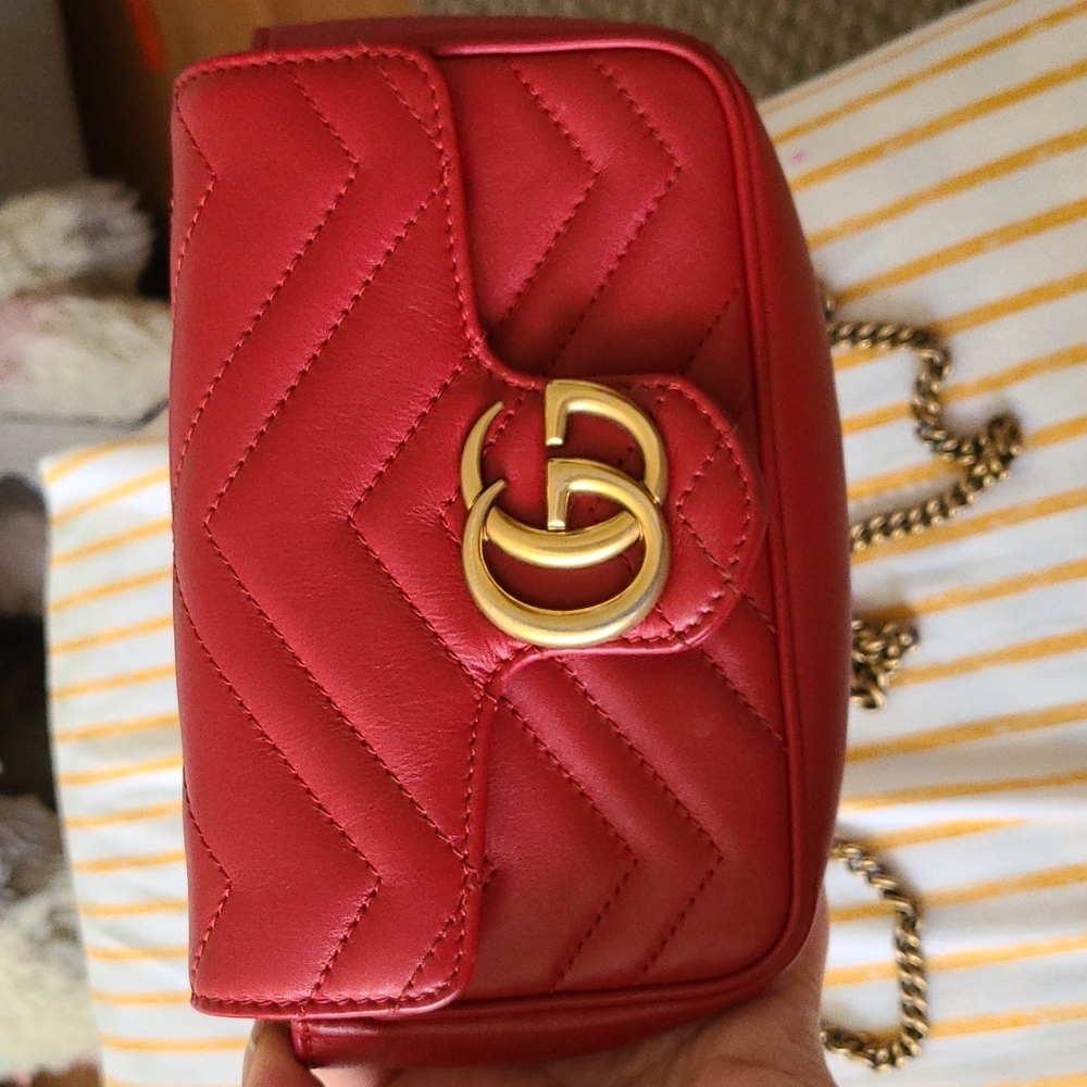 Gucci Marmont matelasse super mini